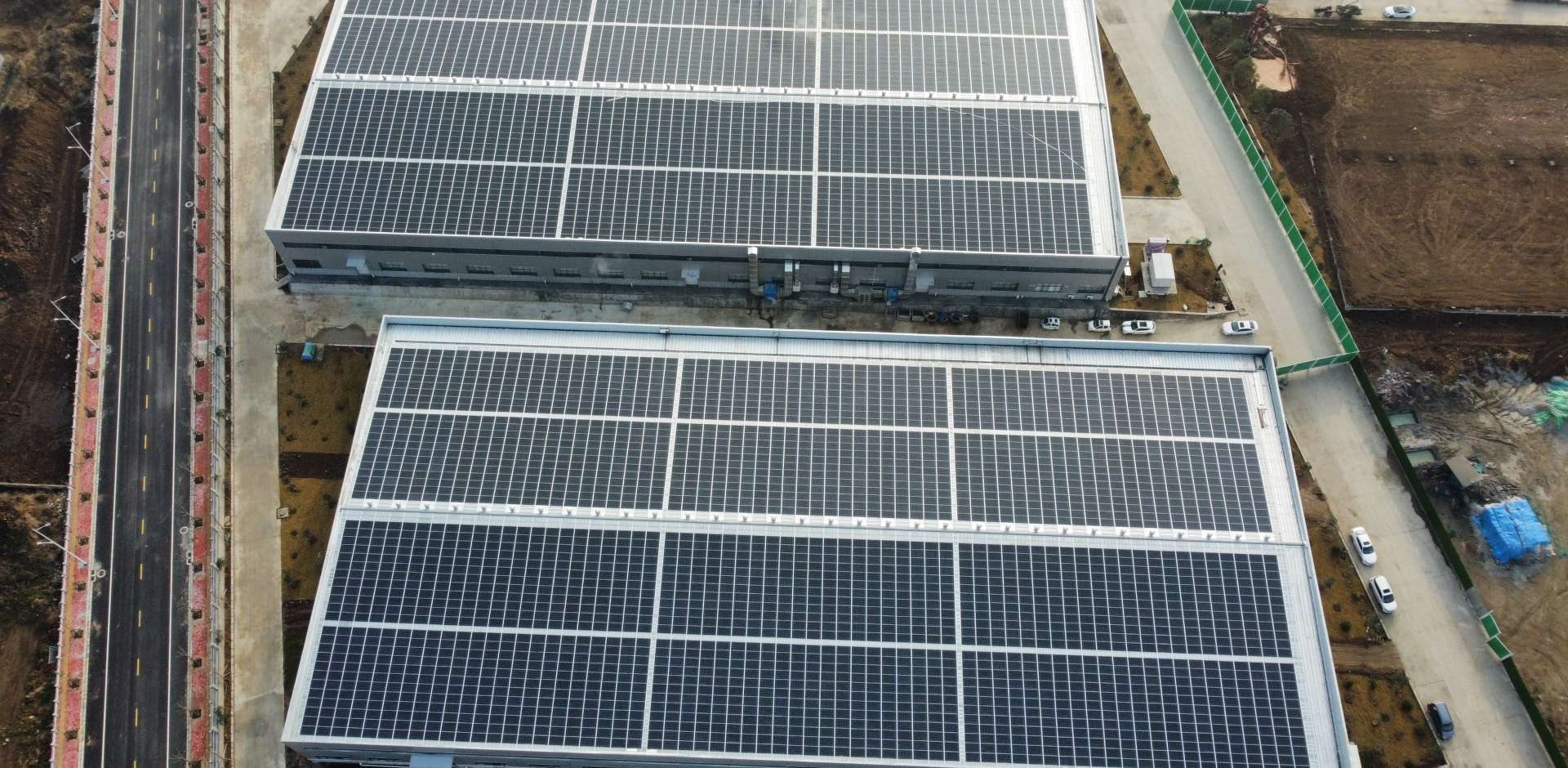 1920-2021年3月，河南唐河县 中部食品城BIPV光伏项目，装机量1.8MW，年发电200万度，满足45%用电需要.jpg